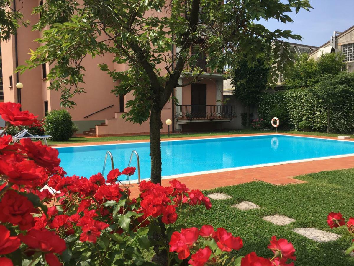 Indesenzano Apartment Desenzano del Garda Ngoại thất bức ảnh