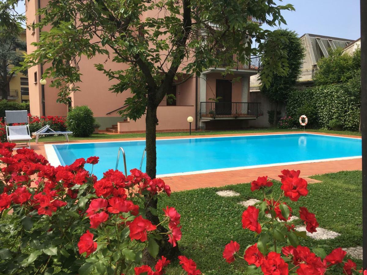 Indesenzano Apartment Desenzano del Garda Ngoại thất bức ảnh